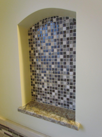Master Bathroom En Suite decorative tile