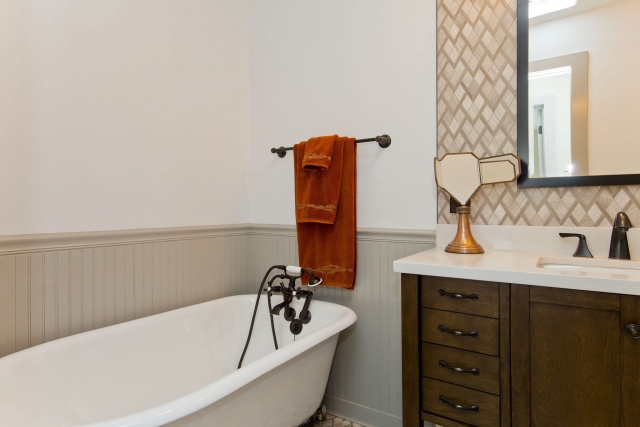 Professional Designer Home Renovation bathroom bathtub