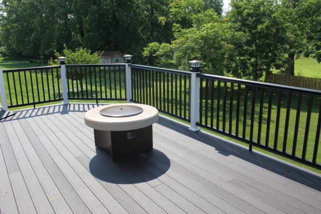Upgraded Composite and Vinyl Rail Deck With Gas Fire Pit - JC Smith
