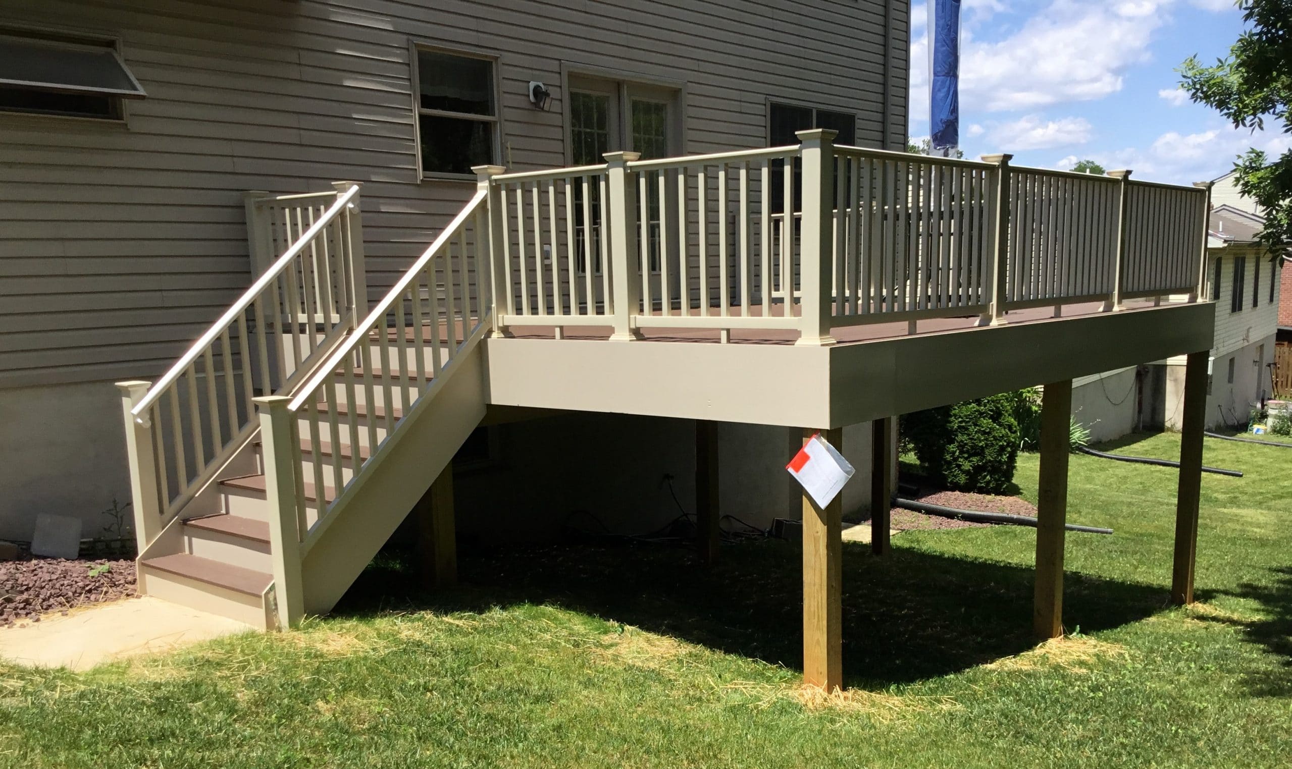 taupe brown gray composite deck and railing (2)